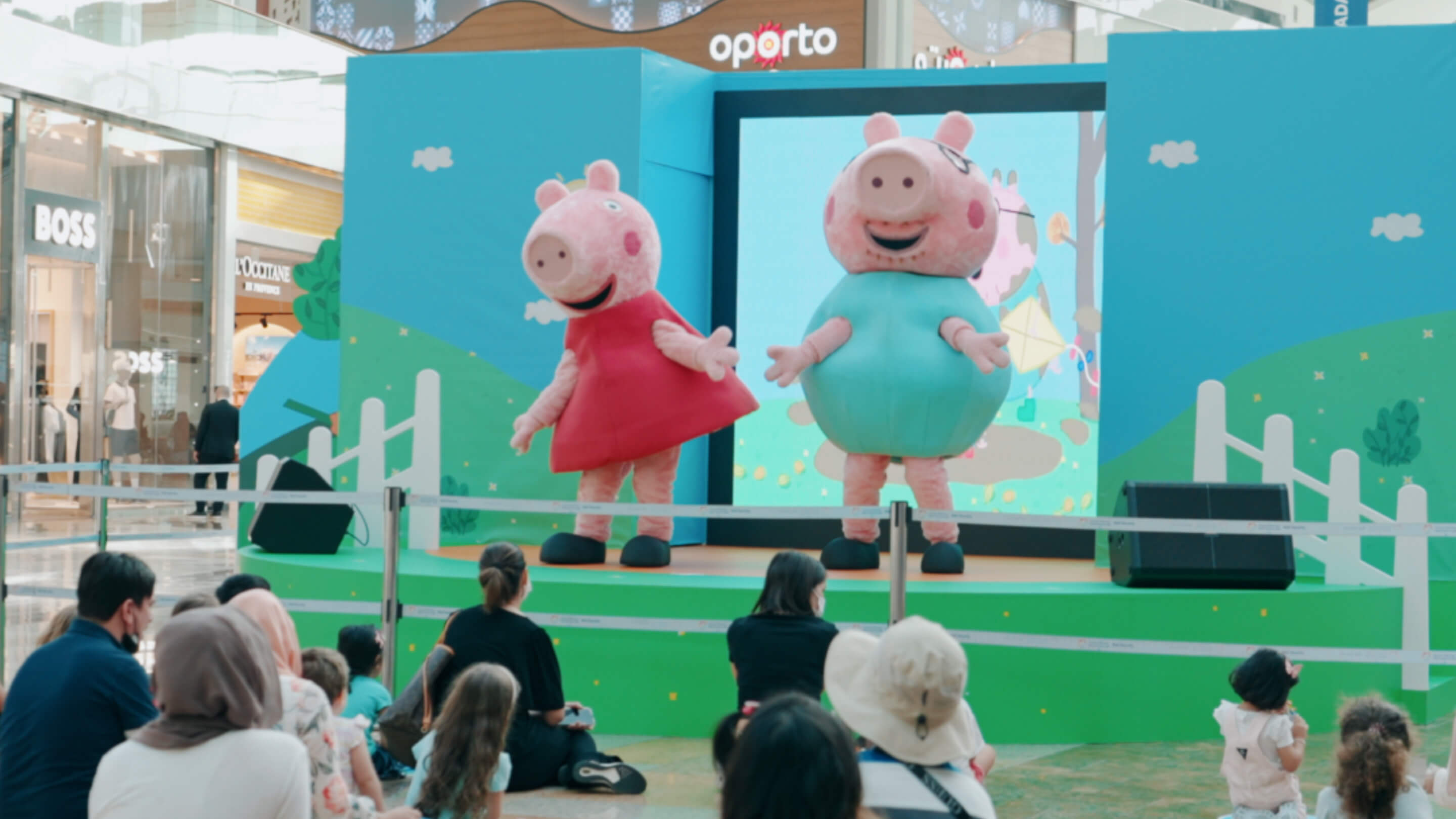 Peppa Pig Mini Camper Con Statuetta 7,5 Cm – Giocattolo Per Bambini 3+ Anni, Ispirato Al Cartone Animato, Multicolore